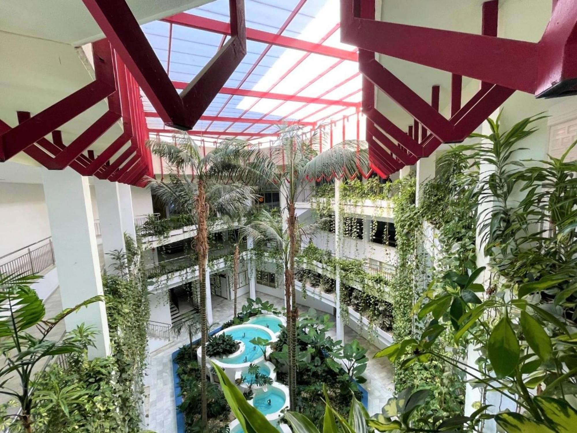 With And Garden Views Apartment *